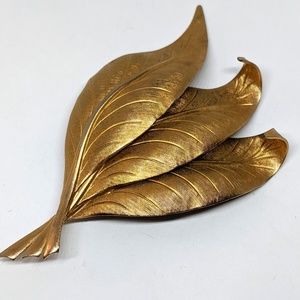 Vintage Gold tone Brooch of Three Leaves